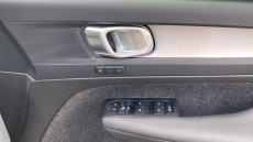 Volvo XC40 2.0 B3P Plus Dark 5dr Auto Petrol Estate